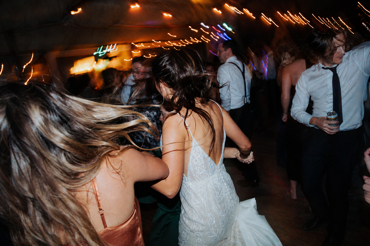 The “Anti-Bride” Aesthetic: Why Perfect Photos Are Out and “Blurry” Is In